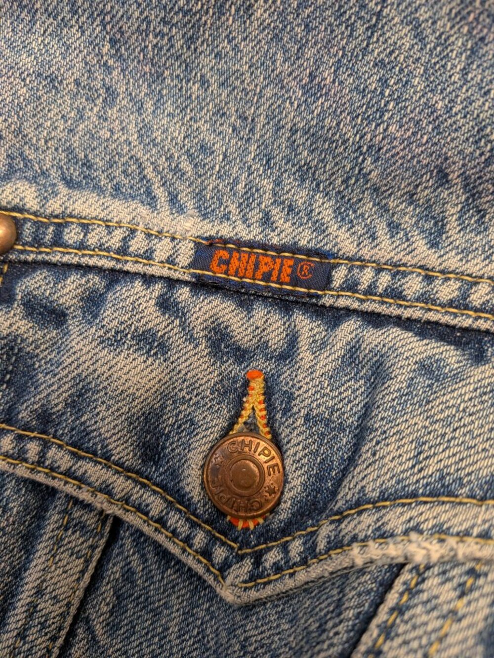 Rare 80s Vintage Chipie Denim Trucker Jacket - Hidden Cuff Graphics - Size XL - Picture 3 of 10